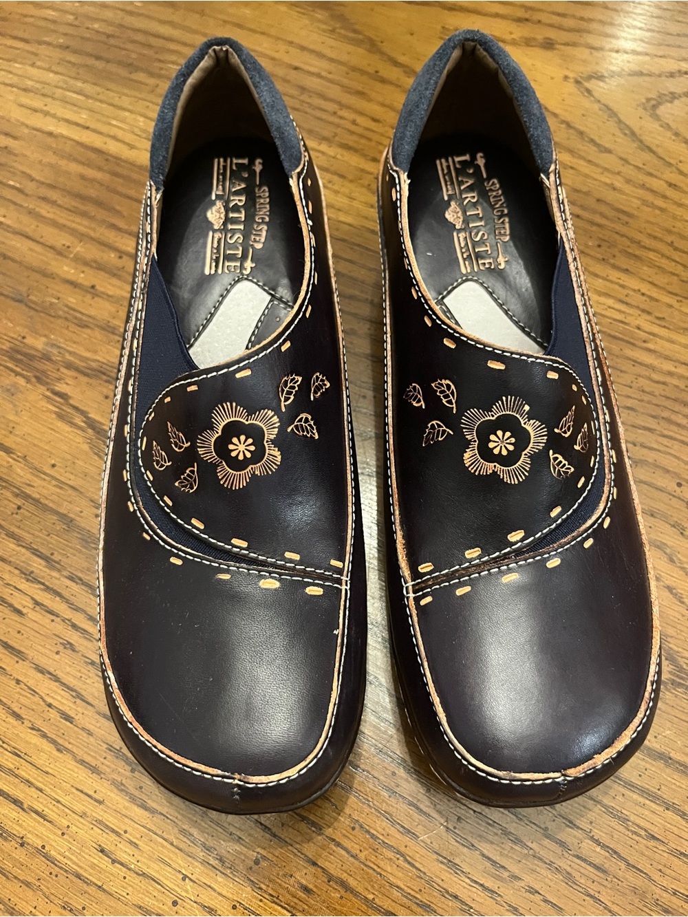 L'Artiste Burbank Leather Clogs by Spring Step, size 40 (size 9)